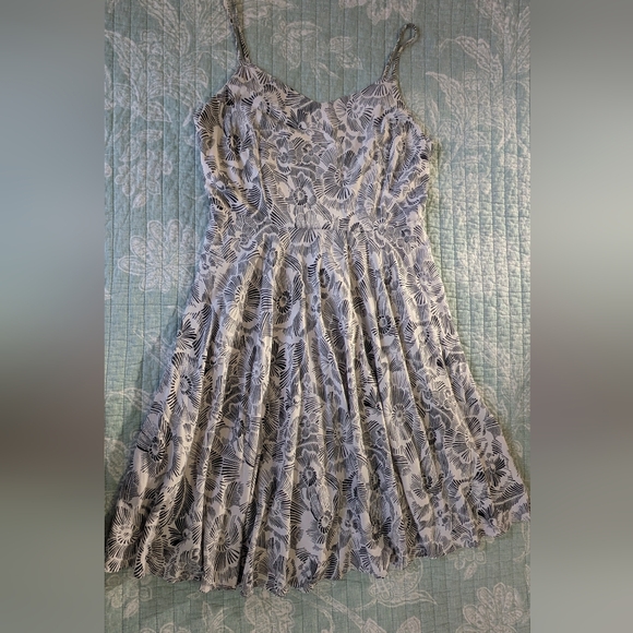 Old Navy Dresses & Skirts - Old Navy Black and White Floral Dress. Size M